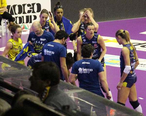 Miniatura per l'articolo intitolato:Imoco eliminata da una Montichiari corsara (2-3), fase finale di Coppa Italia addio